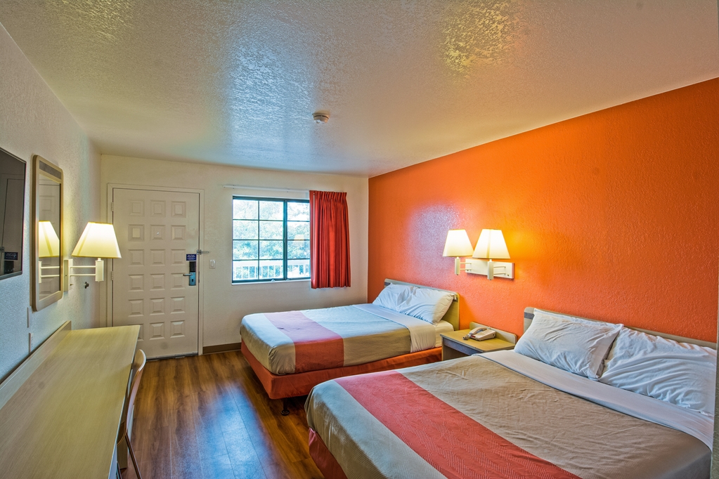 Motel 6 Redding CA South - photo 19
