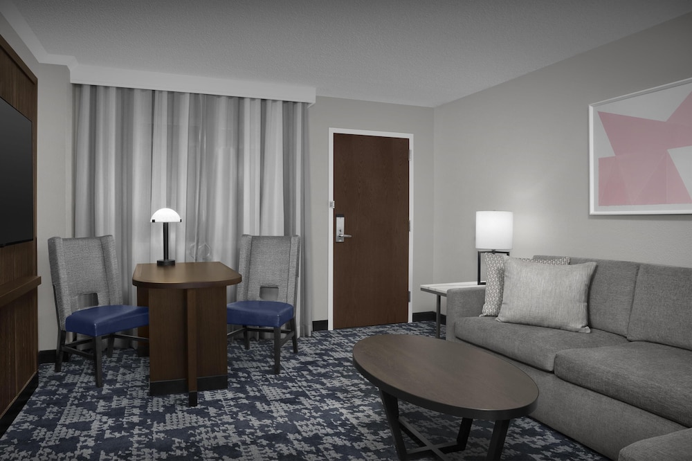 Embassy Suites by Hilton Dallas Near the Galleria - photo 25