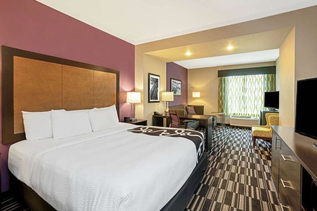 La Quinta Inn & Suites by Wyndham Tumwater Olympia - photo 29