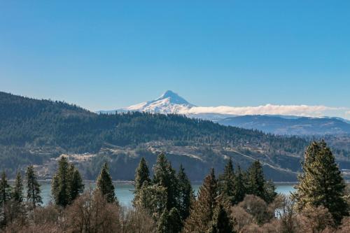 Grandview Get A Way home — 4-Star Luxury Hotel in White Salmon, United States