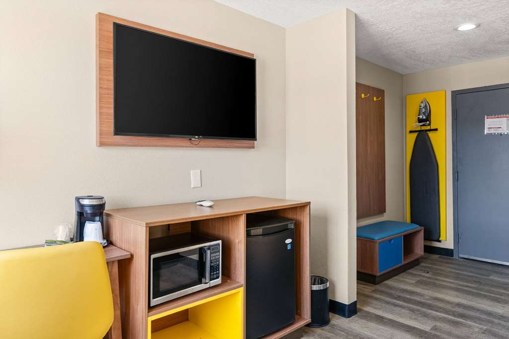 Days Inn by Wyndham Albuquerque I 25 - photo 20