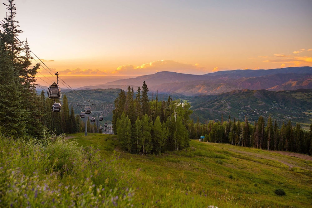 Snowmass Homes Collection a Destination by Hyatt Residence Snowmass Village — 4-Star Luxury Hotel in Snowmass Village, United States