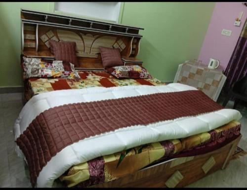 radhe ji homestay AC or non ac — 4-Star Luxury Hotel in Ajodhya, India