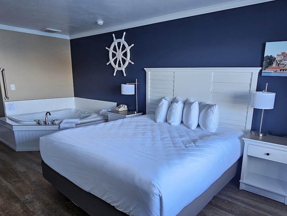 Capt. Thomson's Resort - photo 19
