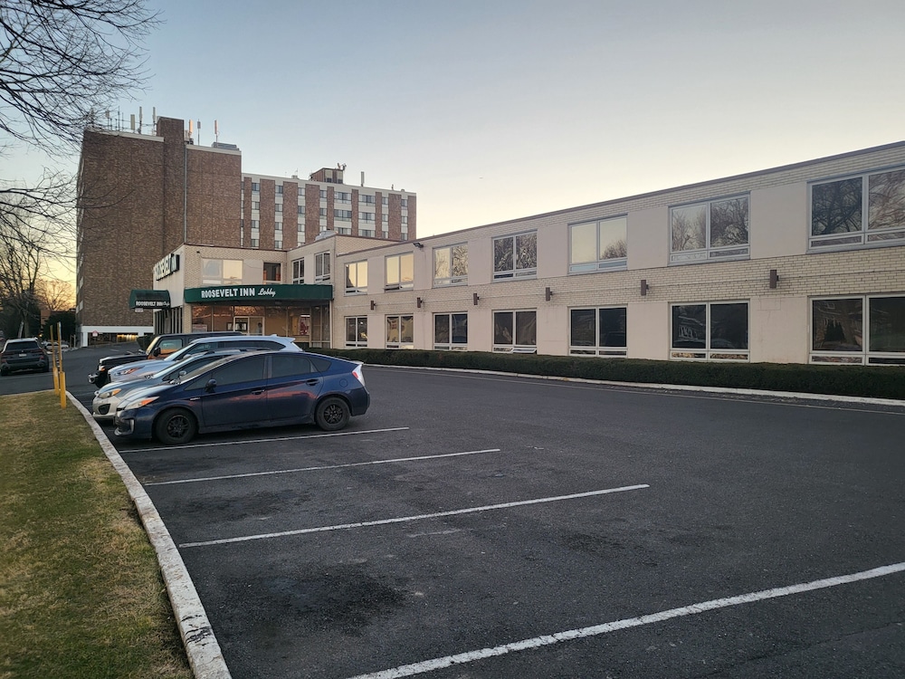 Roosevelt Inn - photo 16