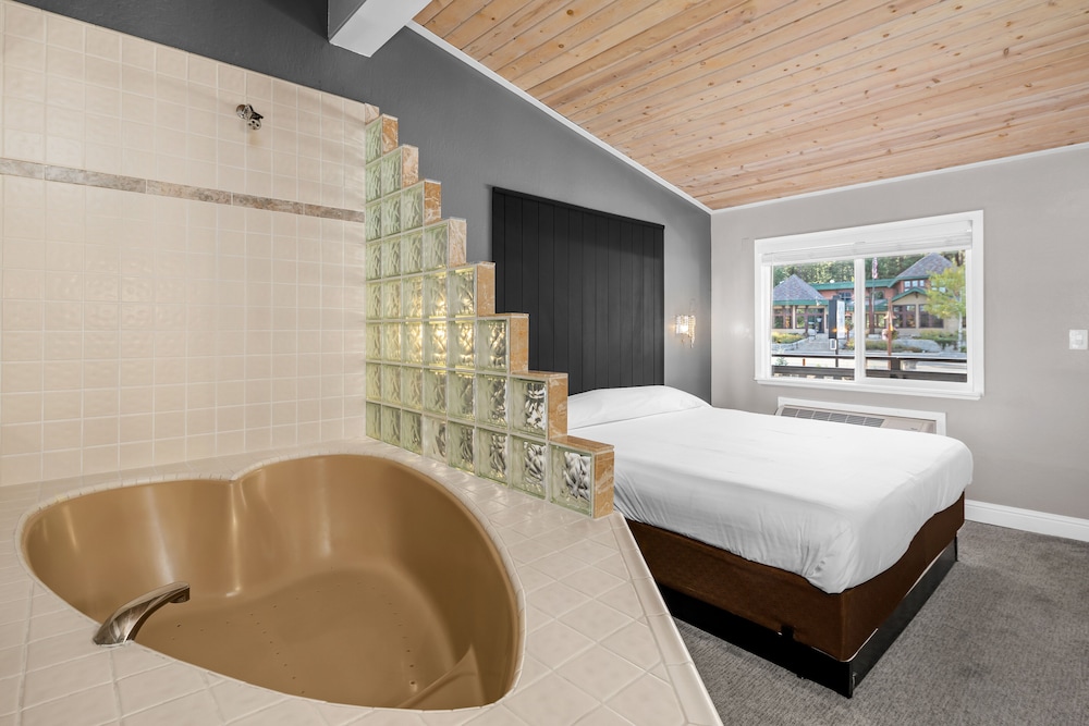 The Inn at Boatworks - photo 8
