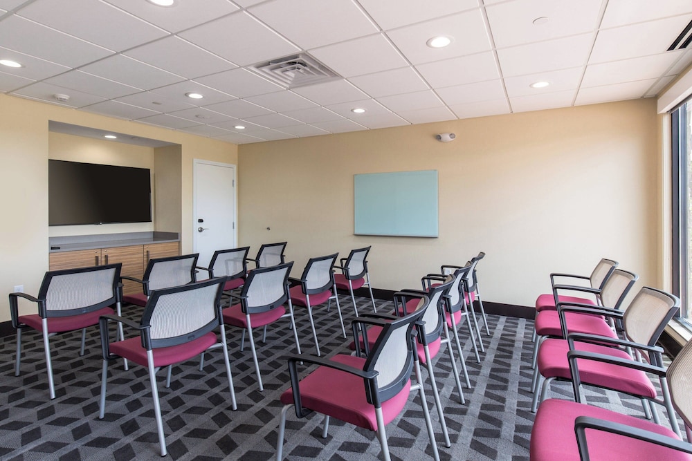 TownePlace Suites by Marriott Austin North Lakeline - photo 27