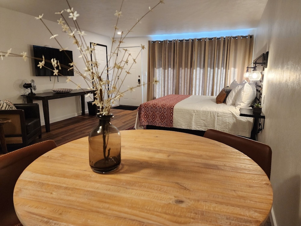 The Lakehouse Inn at Sledd Creek - photo 10