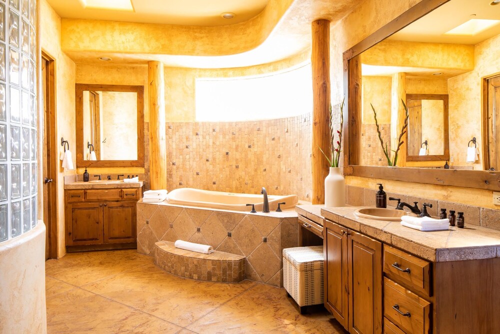 Westland by Avantstay Desert Oasis w Mountain View Pool & Basketball Court Scottsdale - photo 21