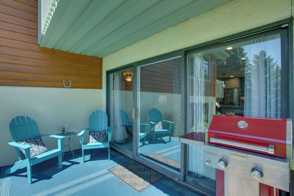 Renovated Avon Condo 5 Mins To Beaver Creek Resort in Beavercreek, United States