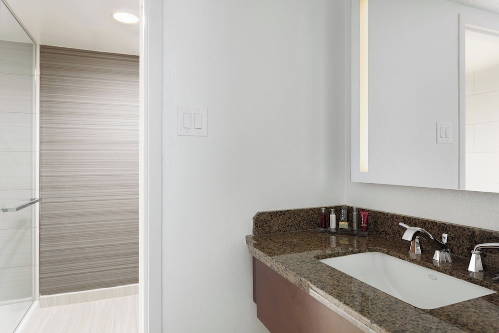 Newark Liberty International Airport Marriott - photo 19