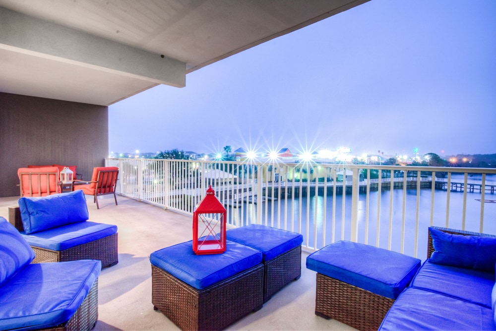 Laketown Wharf Resort by Aneliya's Rentals - photo 669