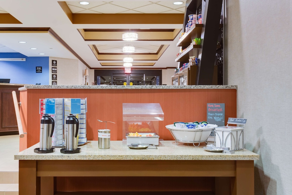 Hampton Inn Pittsburgh West Mifflin - photo 33