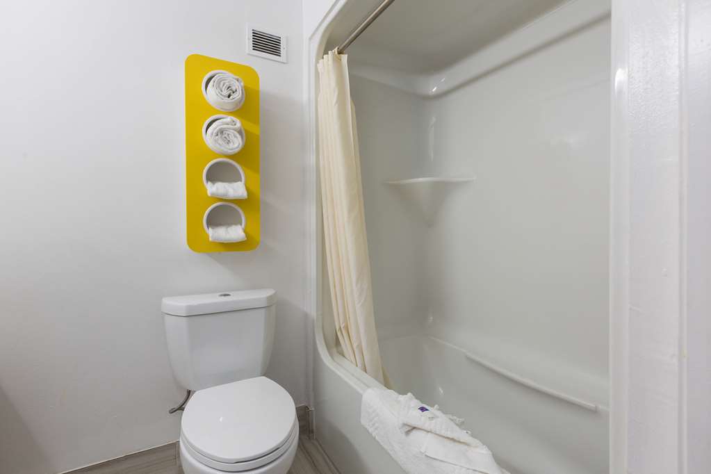Motel 6 Suwanee GA Gwinnett Center - photo 18