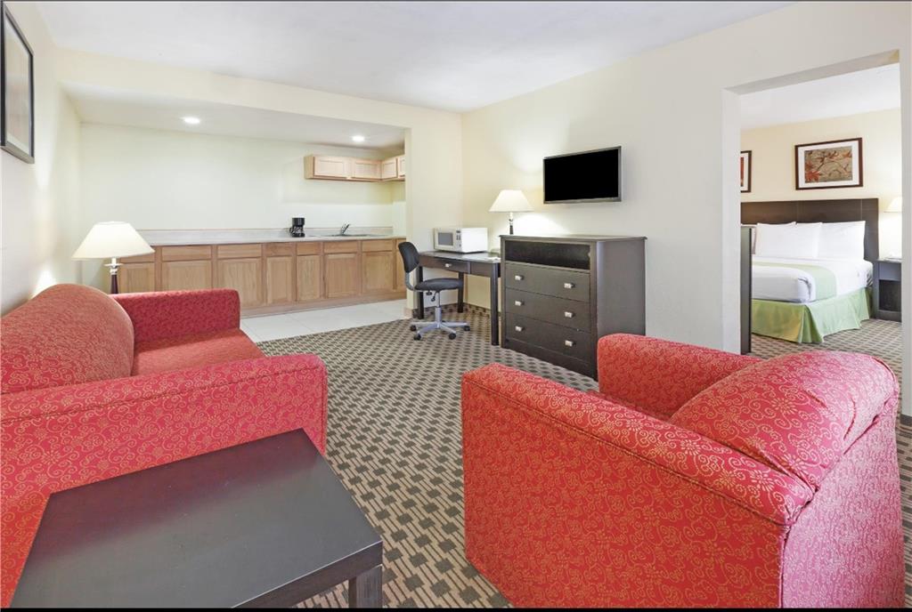 SureStay by Best Western Irving Grapevine DFW North - photo 5