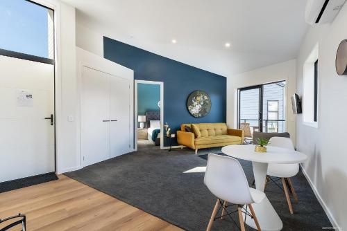 Brand New One Bedroom Apartment — 4-Star Luxury Hotel in Queenstown, New Zealand