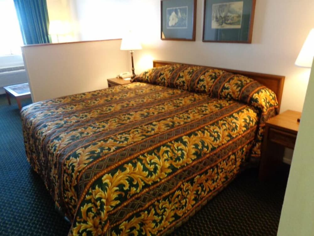 Windcrest Inn and Suites - photo 18