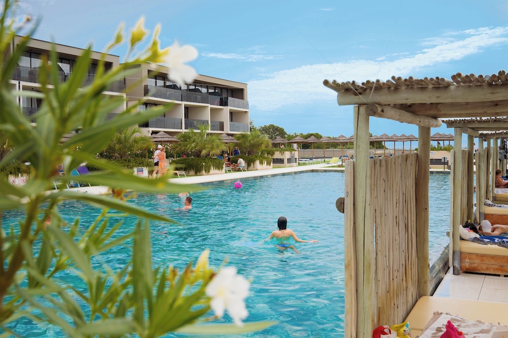Residence Del Mar Emotion — 4-Star Luxury Hotel in Liznjan, Croatia