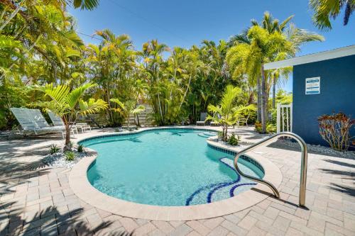 Recently renovated with large pool on the North end of AMI in Anna Maria, United States