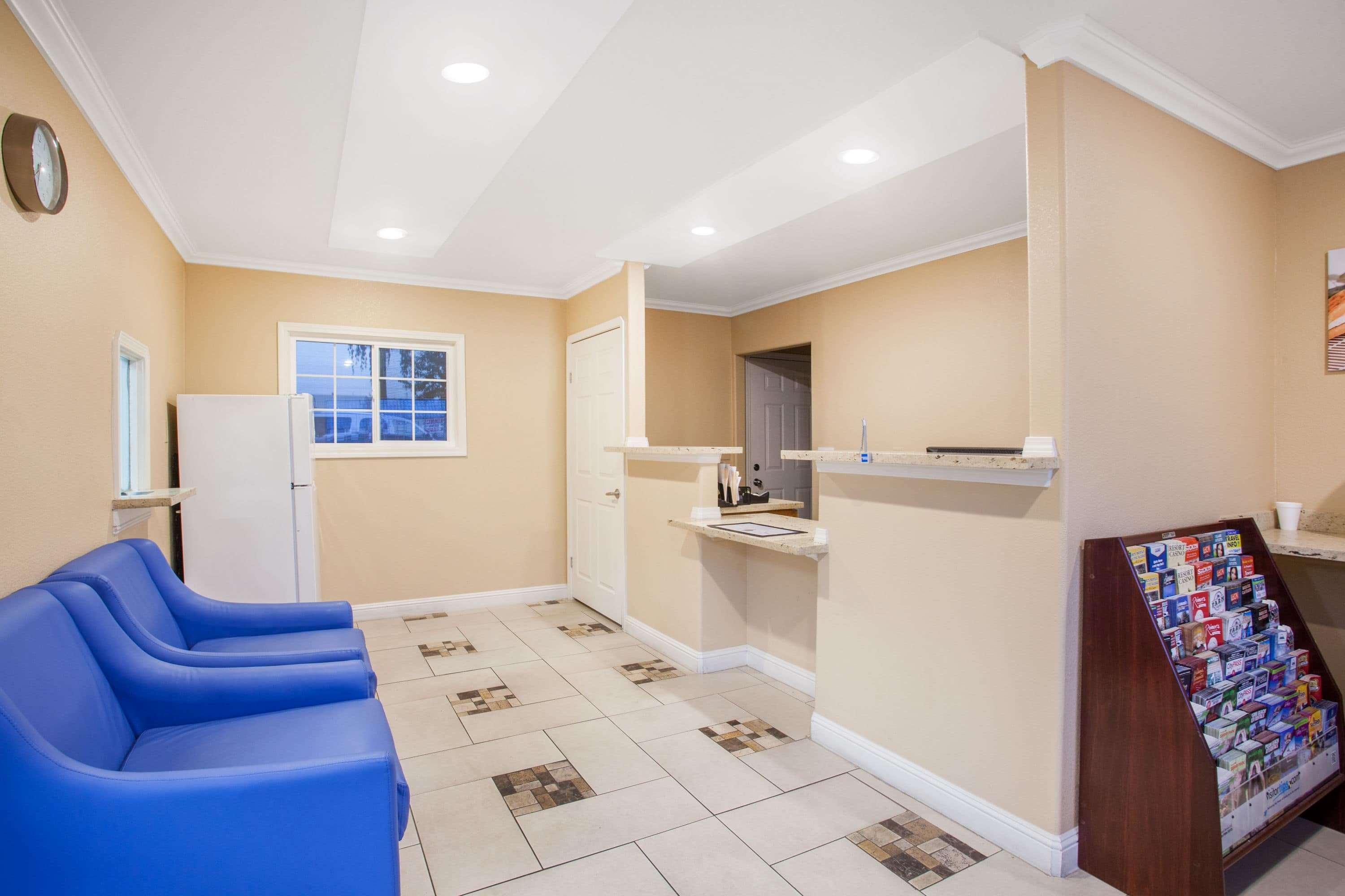 Travelodge by Wyndham Fresno Yosemite Area - photo 18