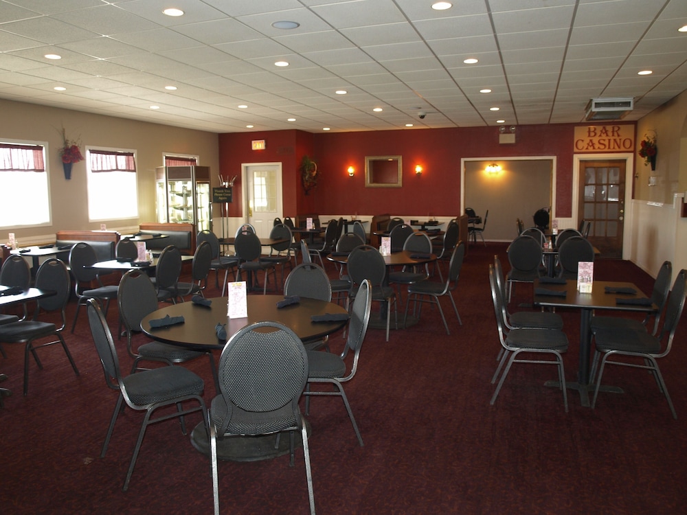 Yellowstone River Inn - photo 13