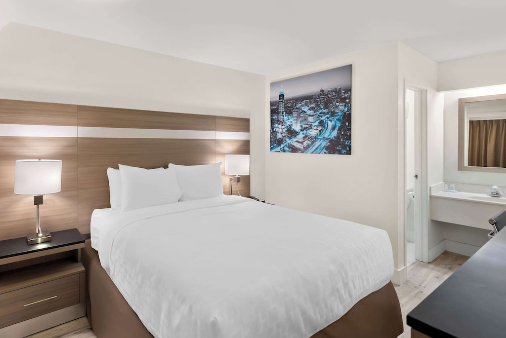 Clarion Pointe Kennesaw Town Center - photo 7