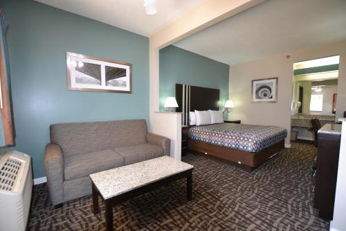 Relax Inn Motel & Suites - photo 30