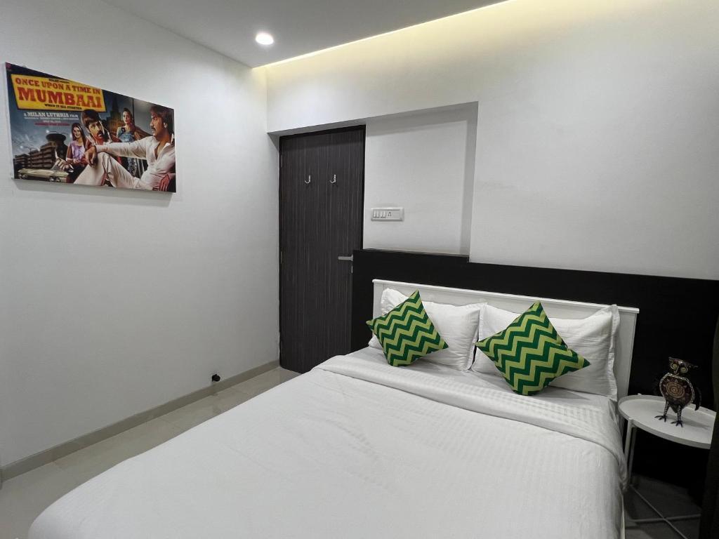 2BR Mumbai theme service apartment for staycation by FLORA STAYS
