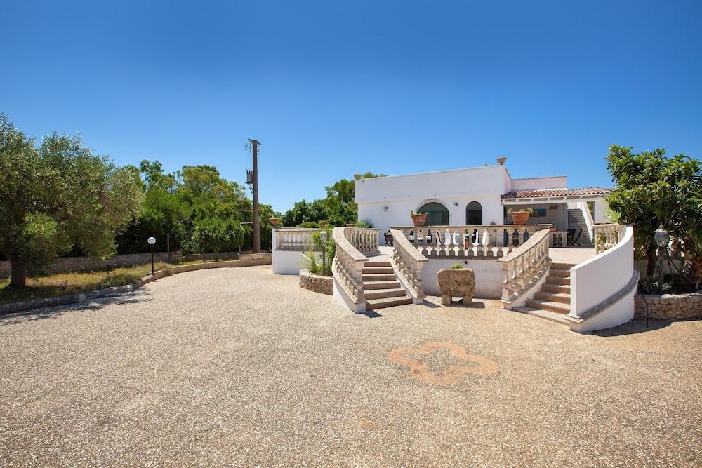 3593 Casina Cazzato by Barbarhouse in Ugento, Italy