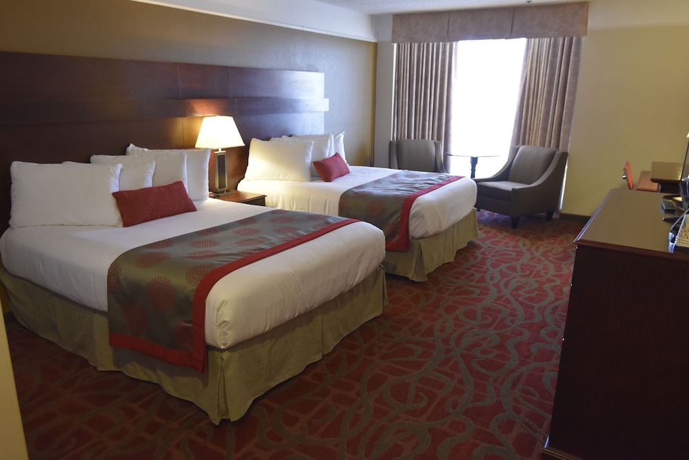 Tropical Inn — hotel in North Battleford