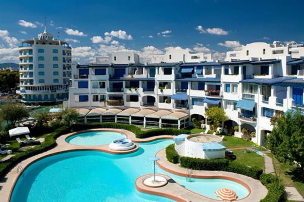 Portoverde Beach Apartments — 4-Star Luxury Hotel in Misano Adriatico, Italy