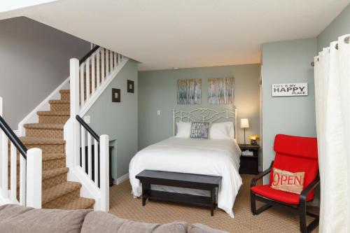 Mountain Side Condo Loft at The Blue Mountains — 4-Star Luxury Hotel in Collingwood, Canada