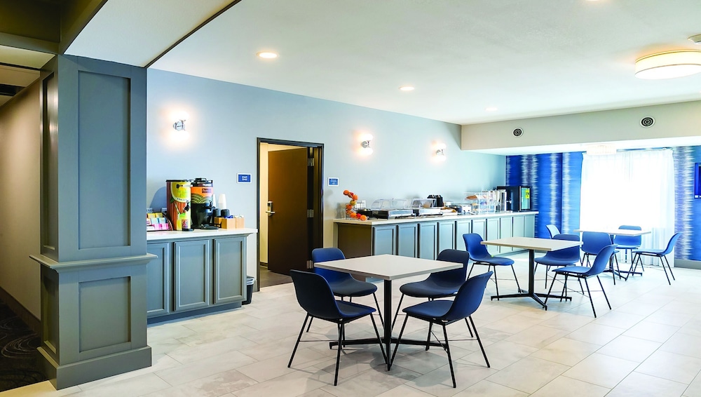 Winds Hotel at Crosswinds Casino - photo 18