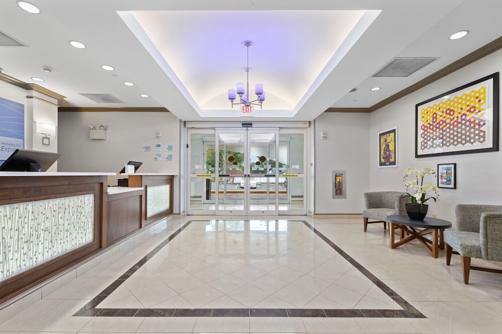 Holiday Inn Express Hotel & Suites Bethlehem by IHG - photo 5