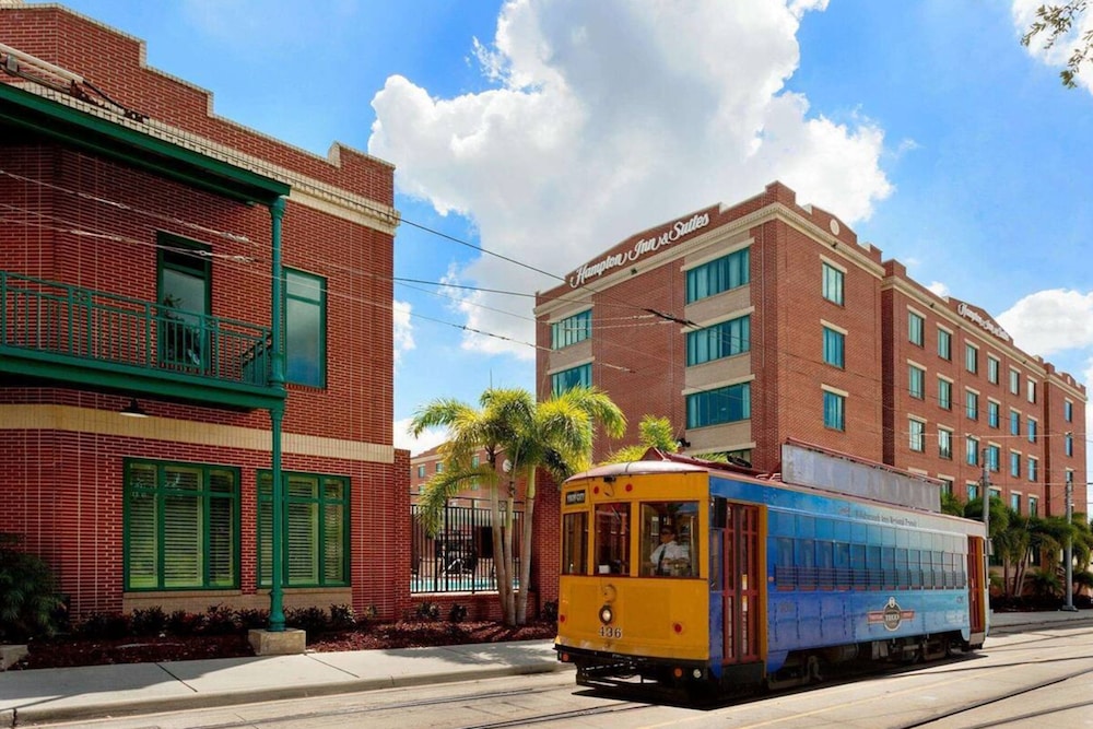 Hampton Inn & Suites Tampa Ybor City Downtown - photo 31