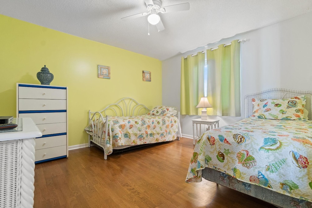 Romar Tower 5A by Vacation Homes Collection - photo 12