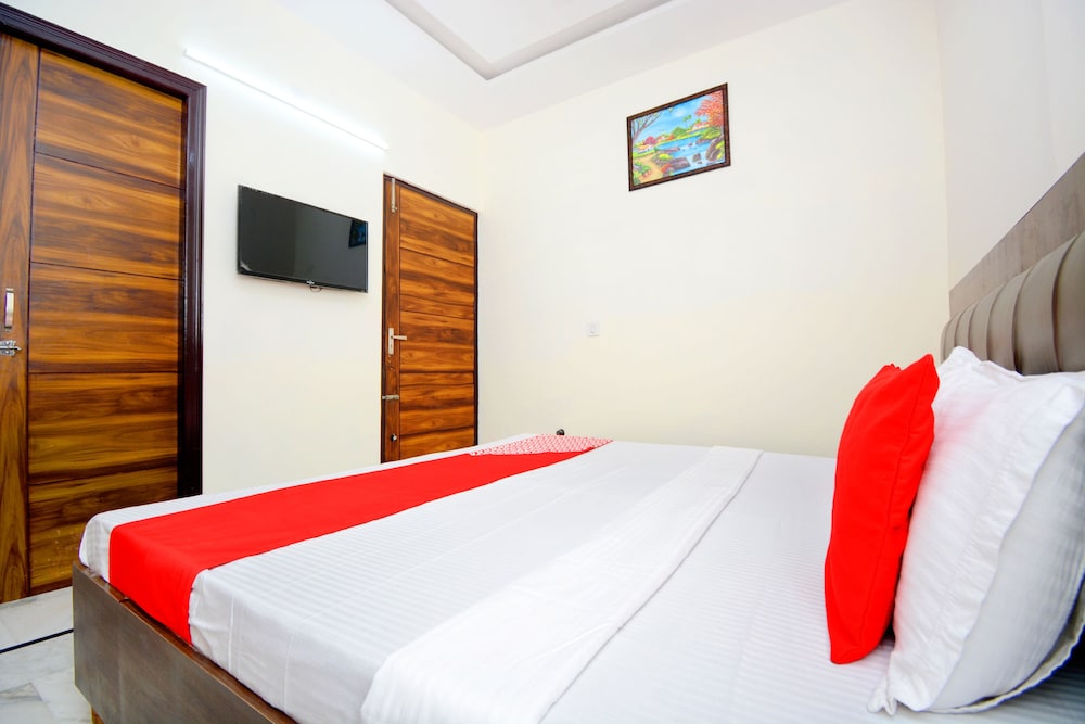 Oyo 38787 Hotel Red Rose