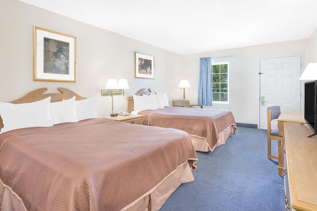 Howard Johnson by Wyndham Staunton - photo 18