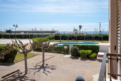 AT058 Comunidad con 2 piscinas a 5 min a pie de la playa — 4-Star Luxury Hotel in Torredembarra, Spain