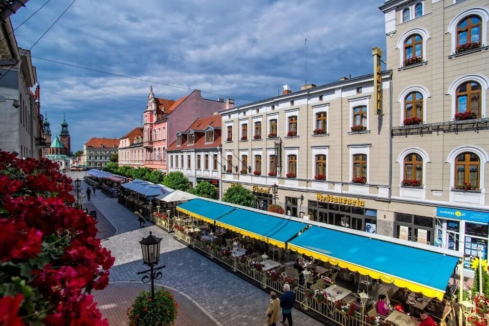 Pietrak Hotel — 4-Star Luxury Hotel in Gniezno, Poland