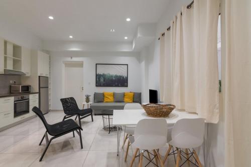 Heaven apartment in the heart of Athens — 4-Star Luxury Hotel in Athens, Greece