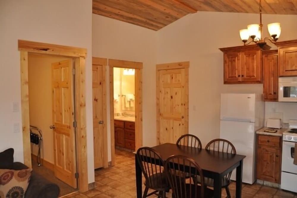 Bryce Country Cabins - photo 22
