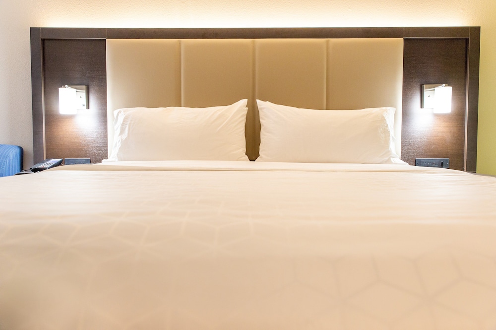 Holiday Inn Express Columbus Dublin by IHG - photo 15