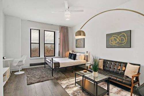 Serene Studio Apartment in Hyde Park Del Prado 706 — 4-Star Luxury Hotel in Chicago, United States