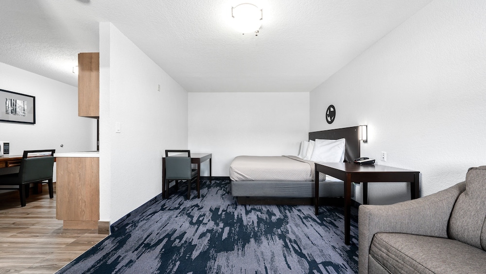 Atria Hotel and RV McGregor - photo 3