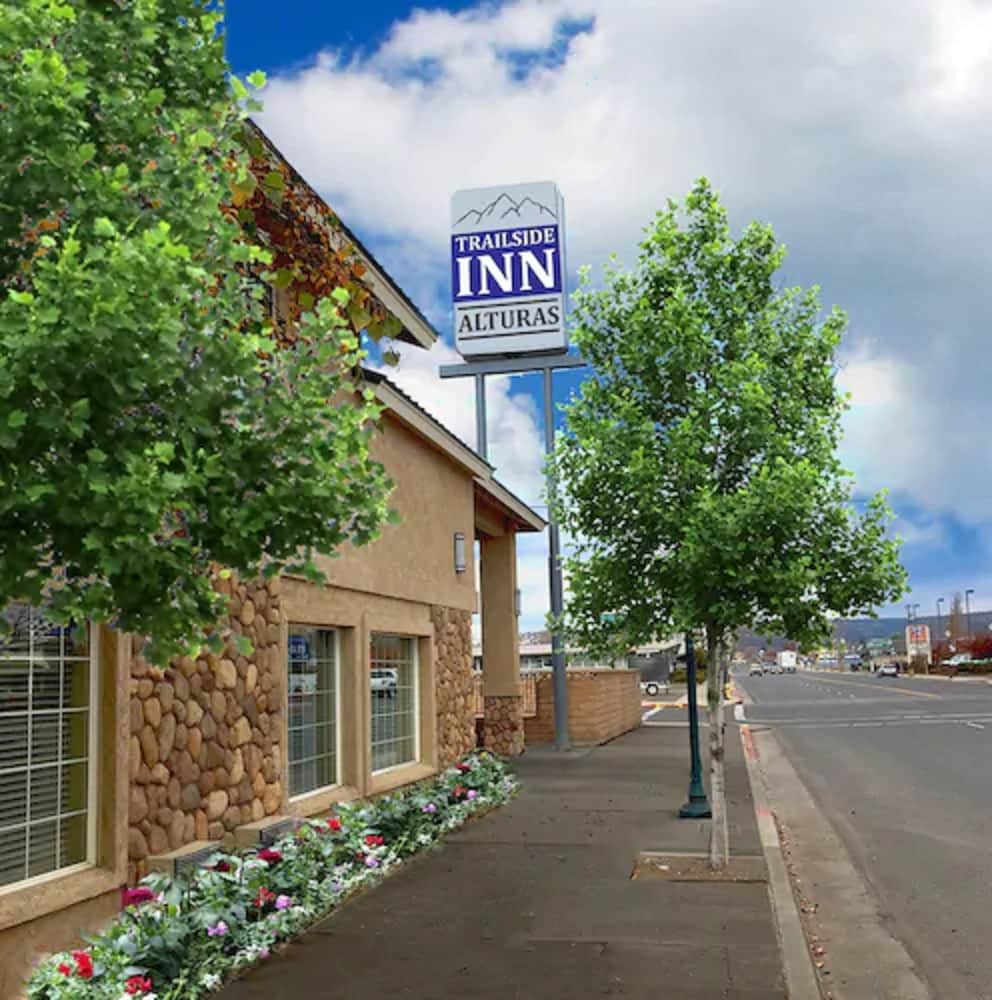 Trailside Inn - photo 2