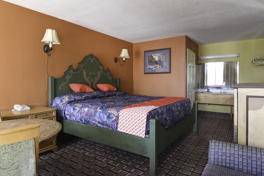 Hotel Valdosta GA I 75 & St Augustine Rd - photo 5