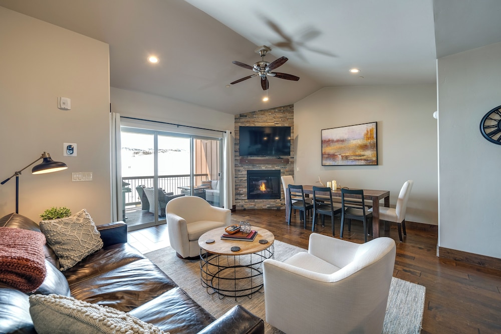6 Mi to Ski Slopes: Heber City Home w Hot Tub — 4-Star Luxury Hotel in Kamas, United States