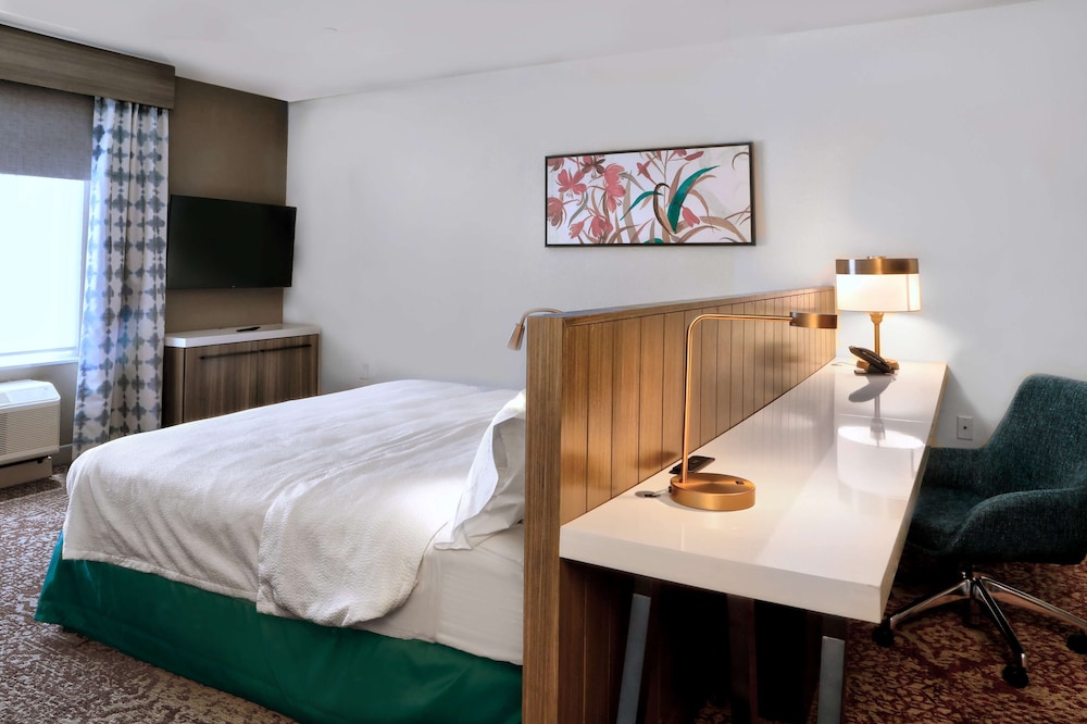 Hilton Garden Inn Bel Air - photo 13