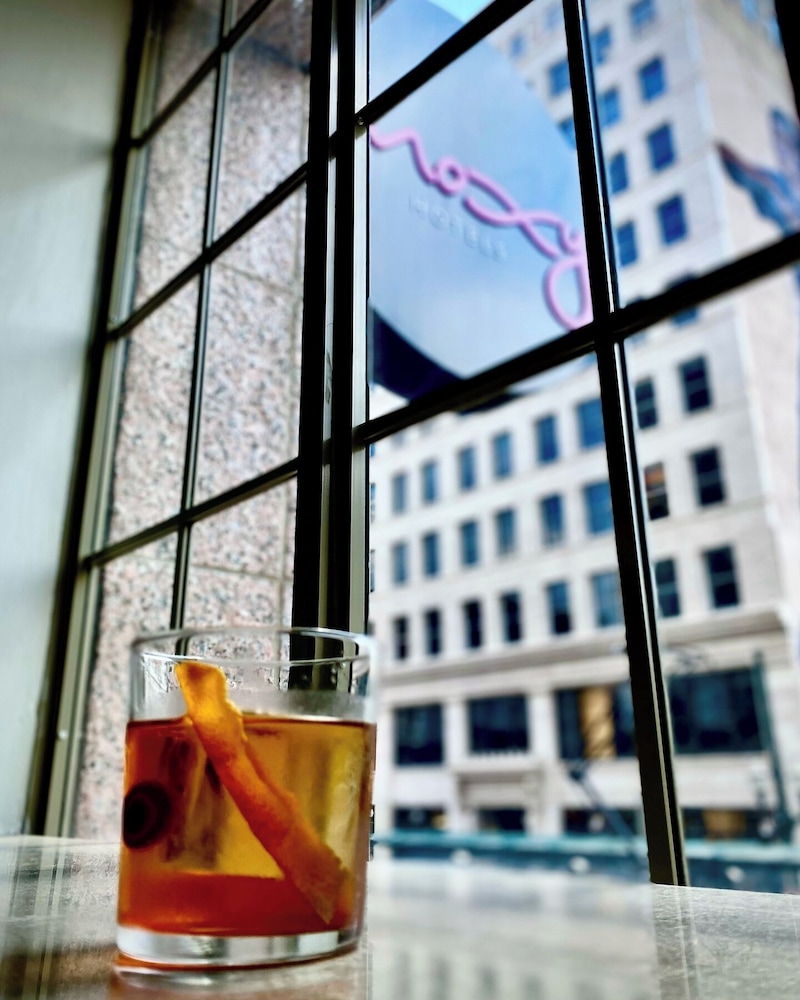 Moxy Houston Downtown - photo 27